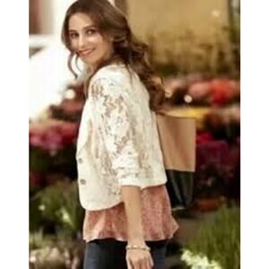 Cabi cream lacey blazer two button partially lined style 249 Women's size 6